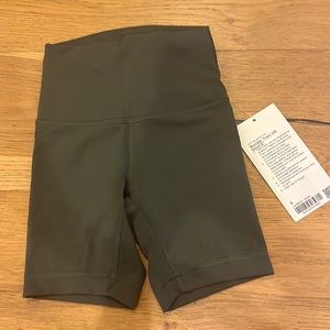Lululemon Wunder Train High Rise Short 6”